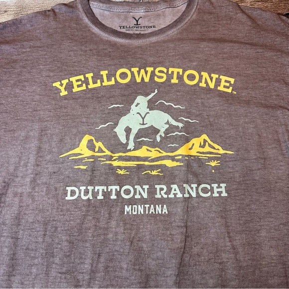 Yellowstone Dutton Ranch Tee - Size Large - Picture 2 of 6